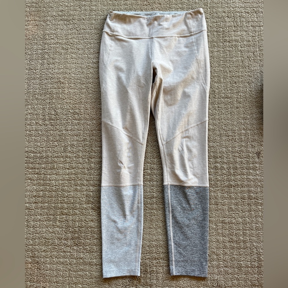 OUTDOOR VOICES size M dipped warmup leggings light gray and cream